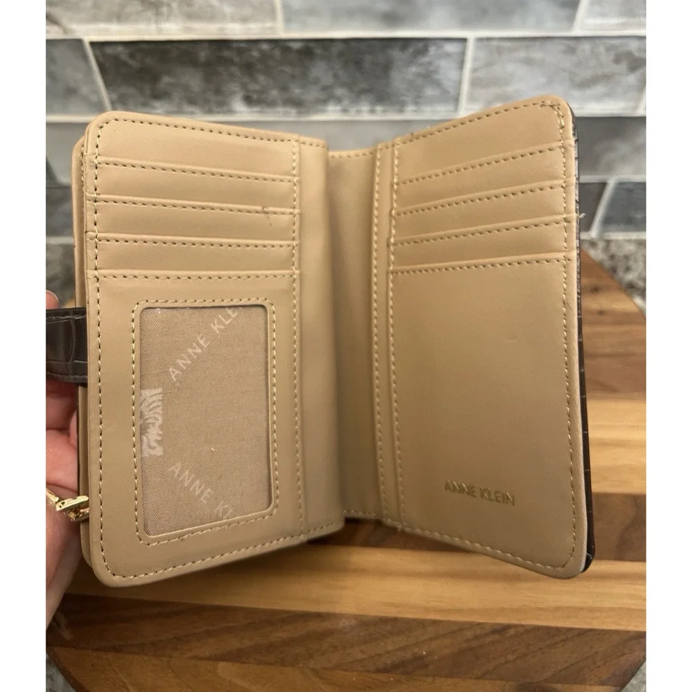 Anne Klein description anne